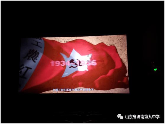 逃离废弃高校